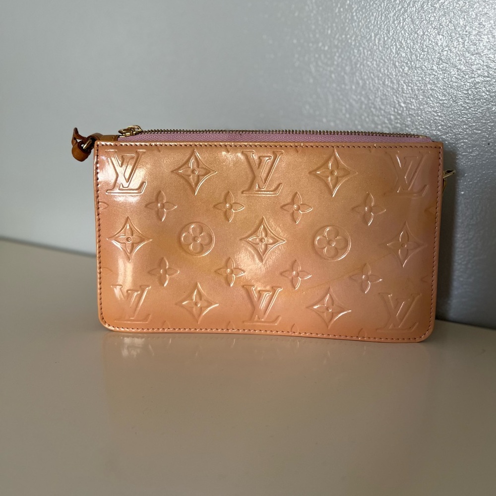 Louis Vuitton Vernis Leather pouch